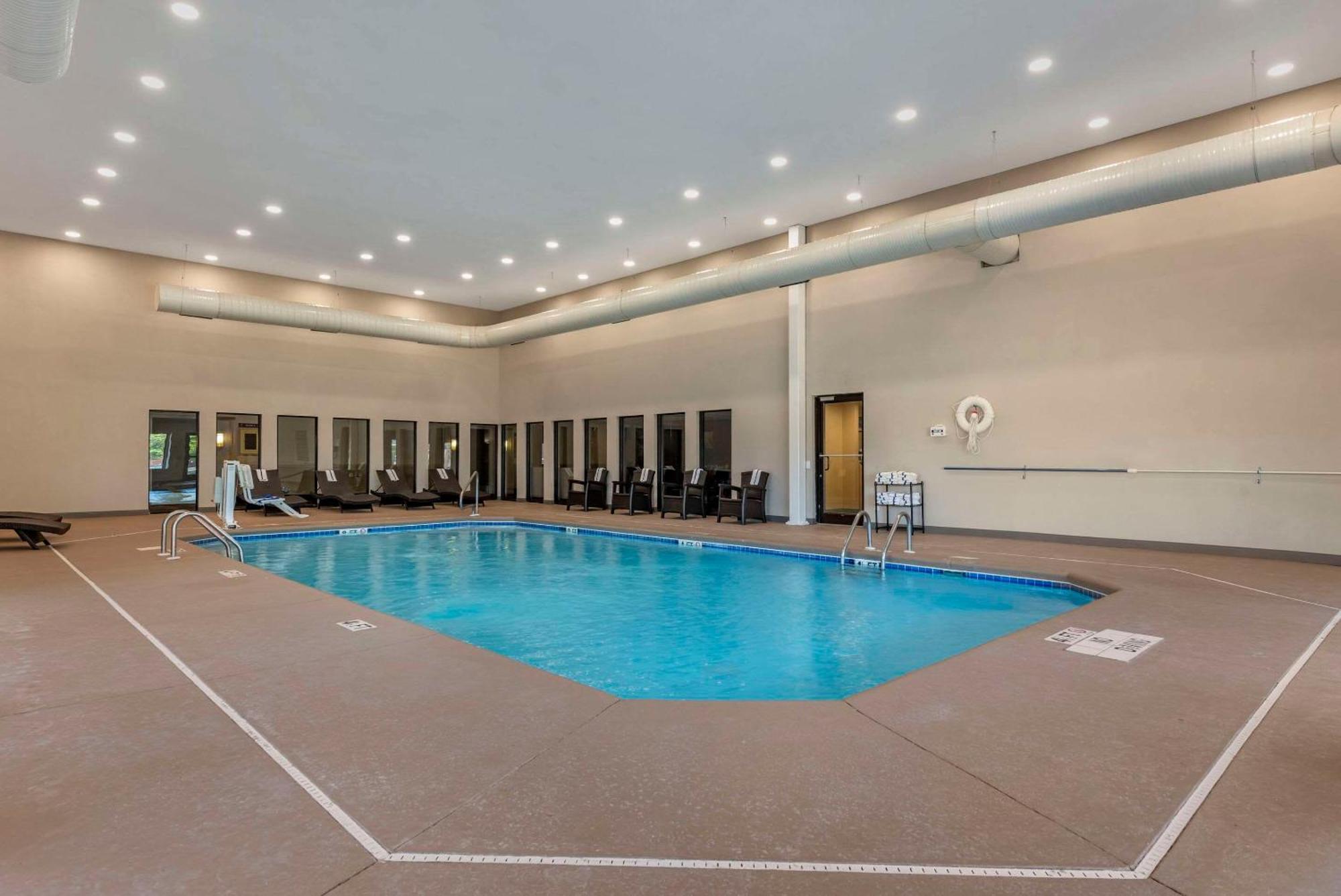 Comfort Suites Fort Wayne - Southwest Eksteriør bilde